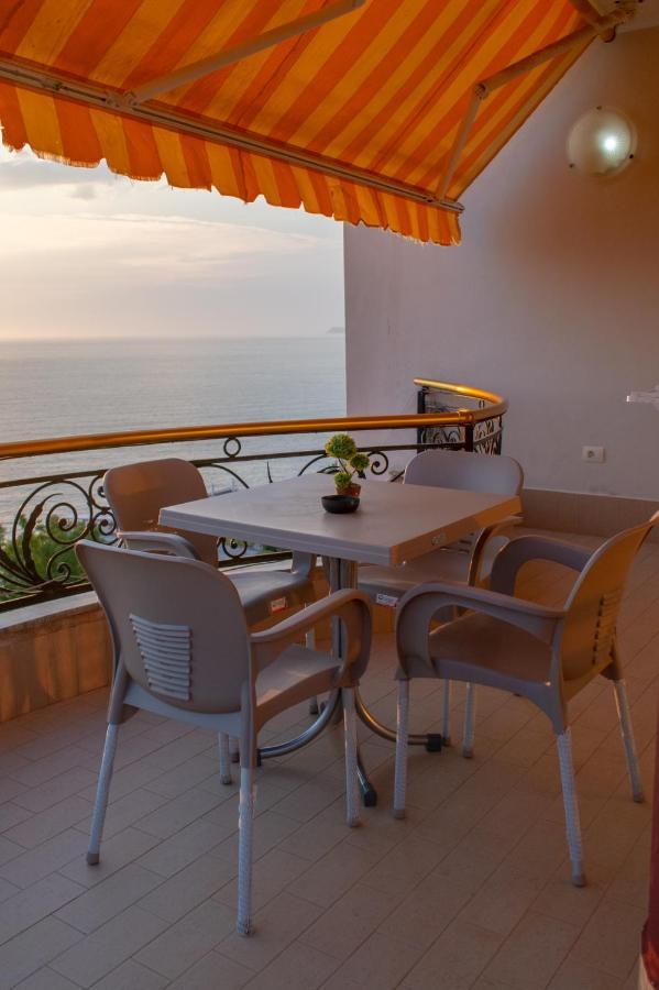 Vila Zahaj Vlorë Exterior foto